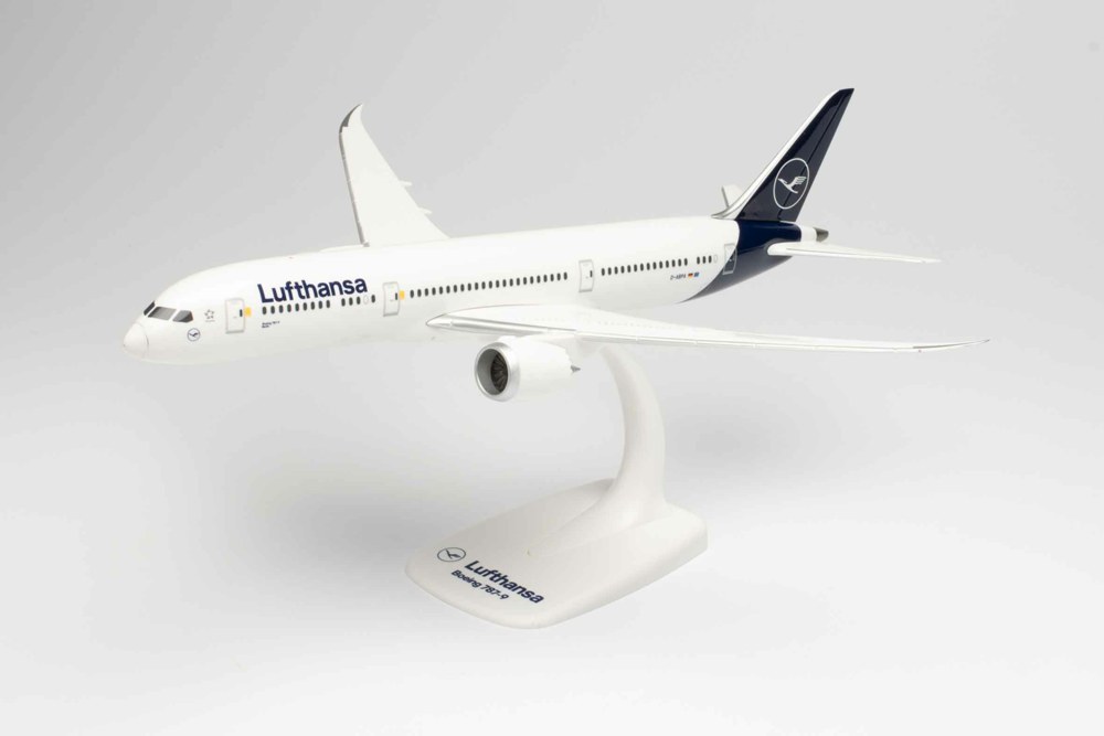 317-613453 Lufthansa Boeing 787-9 Dreaml 