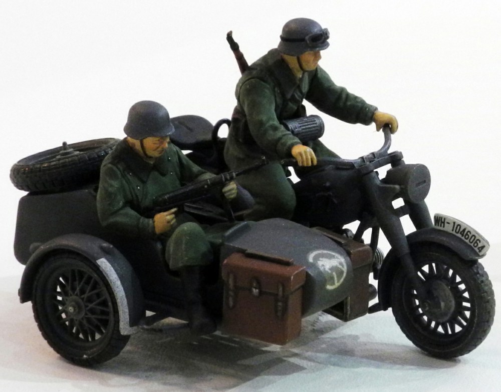 318-300032578 WWII Motorrad mit Beiwagen Tam