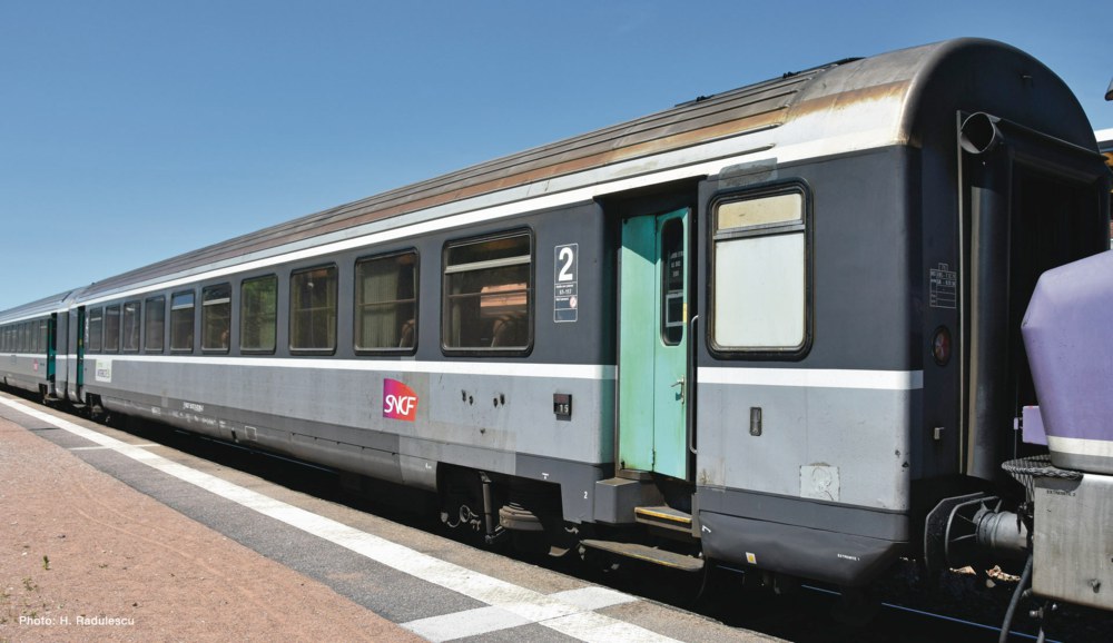 321-74540 Corail-Großraumwagen 2. Klasse