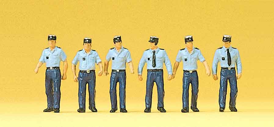 324-10341 Polizisten in Sommeruniform, P