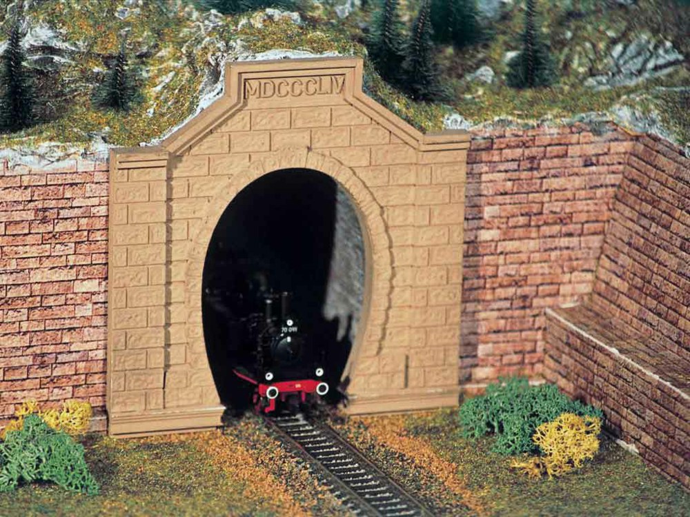 326-42504 Tunnelportal Rheintal, einglei