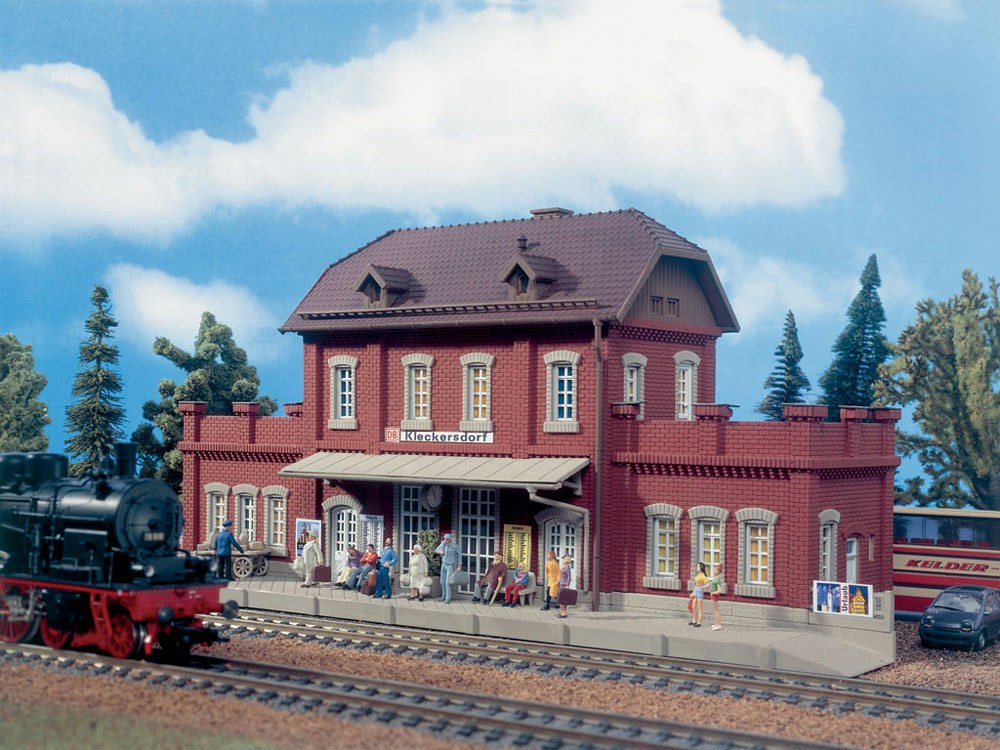 326-43504 H0 Bahnhof Kleckersdorf  Vollm