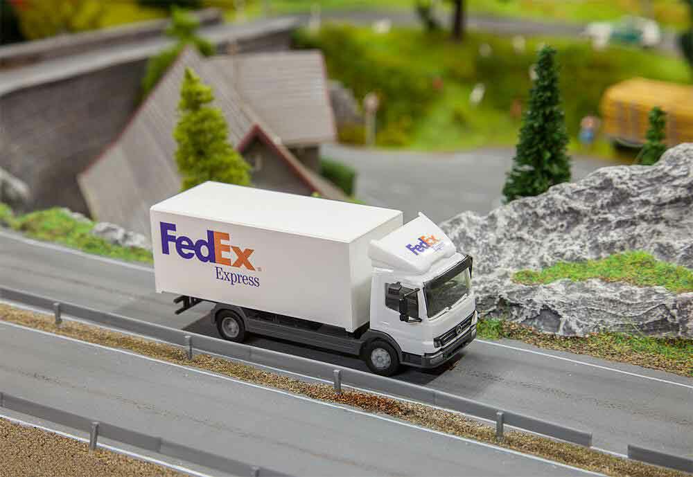 328-161592 LKW MB Atego 04 FedEx (HERPA) 