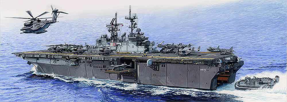 328-755615 Amphibisches Angriffsschiff LH