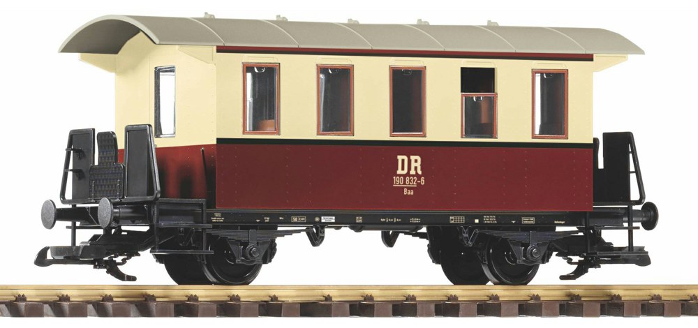 339-37928 Personenwagen 2. Klasse DR III