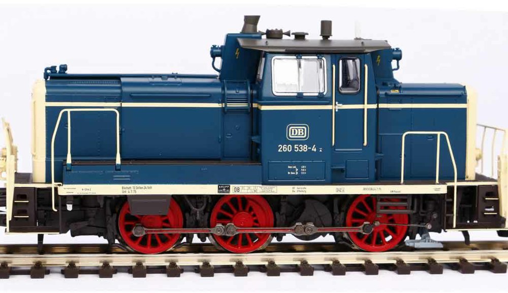 339-55900 Sound-Diesellokomotive BR 260 