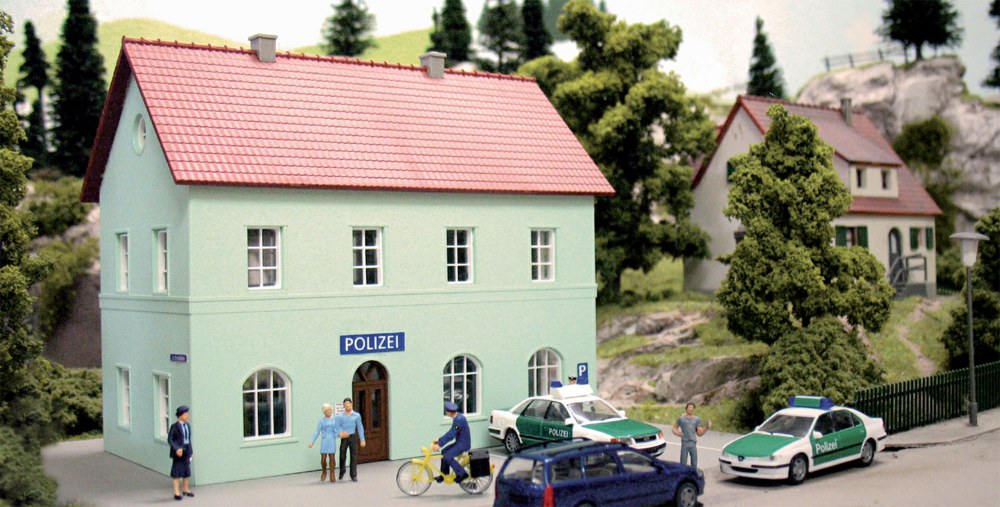 339-61836 Polizeistation Piko, Modellbau