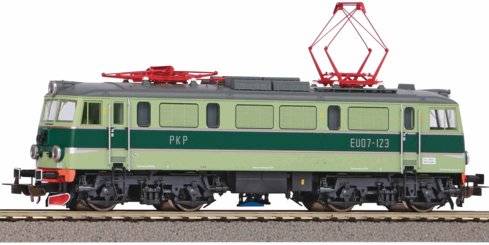 339-96380 Elektrolokomotive EU07 der PKP