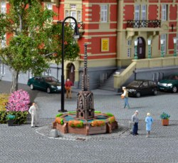 315-38910 Rathaus Brunnen Kibri Miniatur