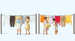 324-10741 Frauen beim Wäscheaufhängen Pr