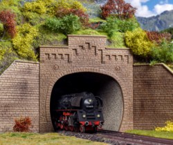 326-42503 Tunnelportal mit Aufsatz, zwei