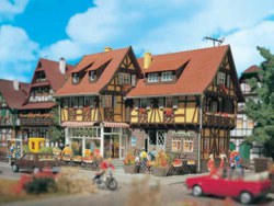 326-43692 H0 Blumengeschäft mit Innenei 