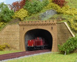 326-47812 Tunnelportal, zweigleisig, 2 S