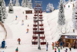 328-151650 Beim Wintersport Faller Modell
