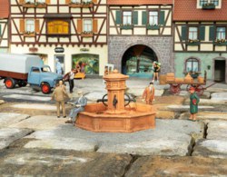 328-333154 Marktbrunnen Pola G Modellbaus