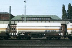 339-54520 Druckgaskesselwagen Esso, DB, 
